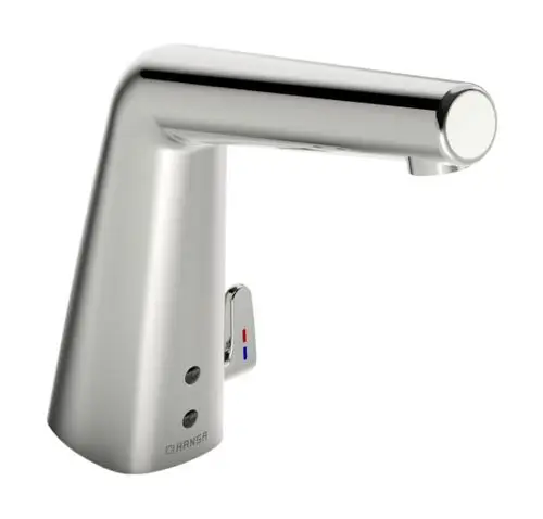 Ein Chrome-Waschtischarmatur von HANSA mit einem modernen Design und einem seitlichen Bedienhebel zur Steuerung der Wassertemperatur und -menge.